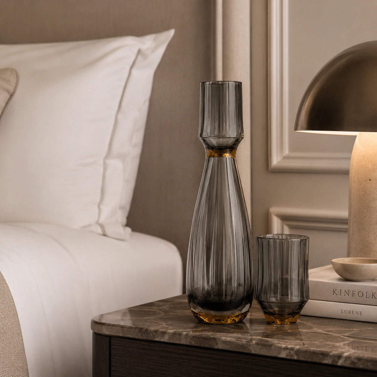 Moringa Amélie em quarto de hóspedes com decoração inspirada em hotel boutique