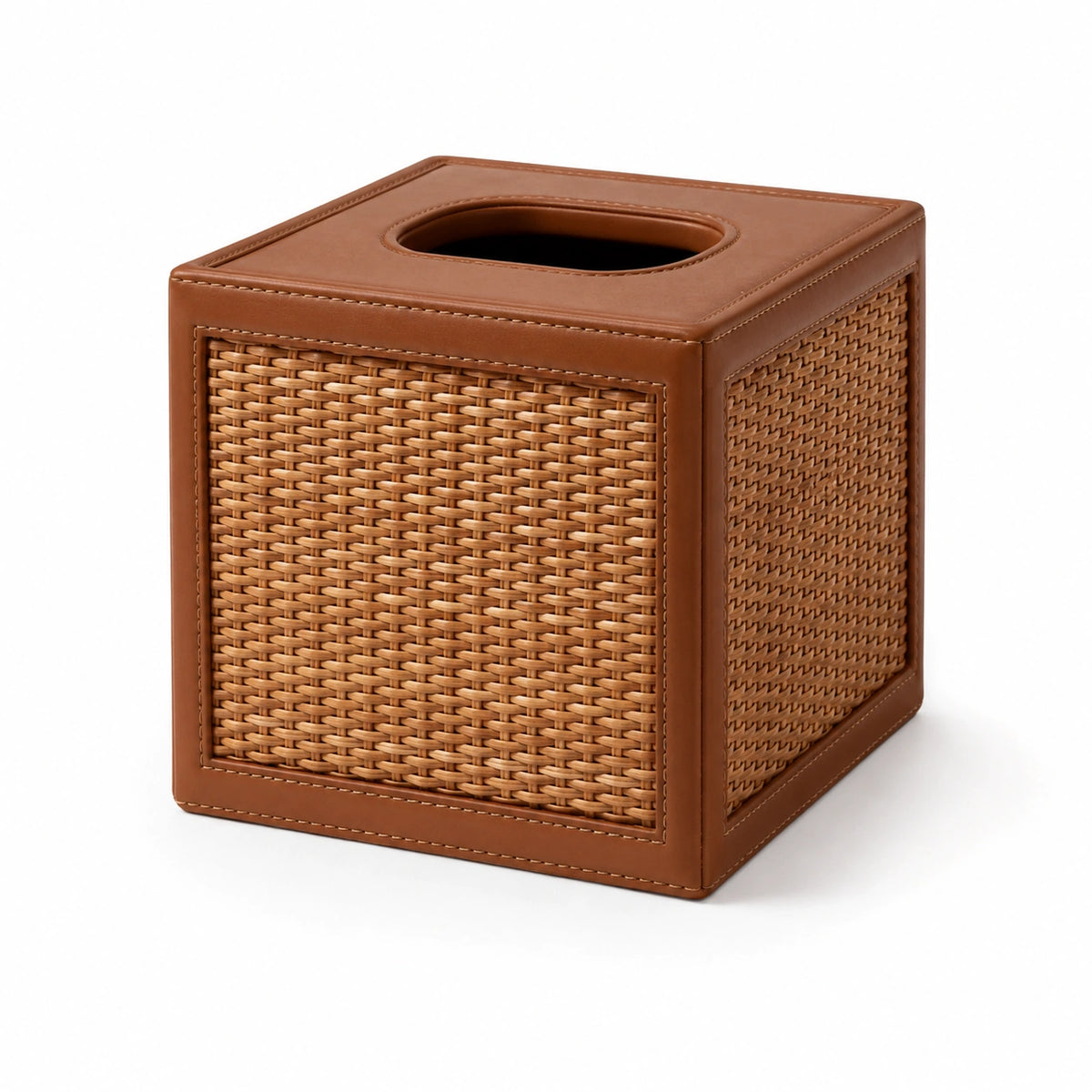 Porta-Lenços Marceau em rattan natural e couro conhaque sobre fundo branco