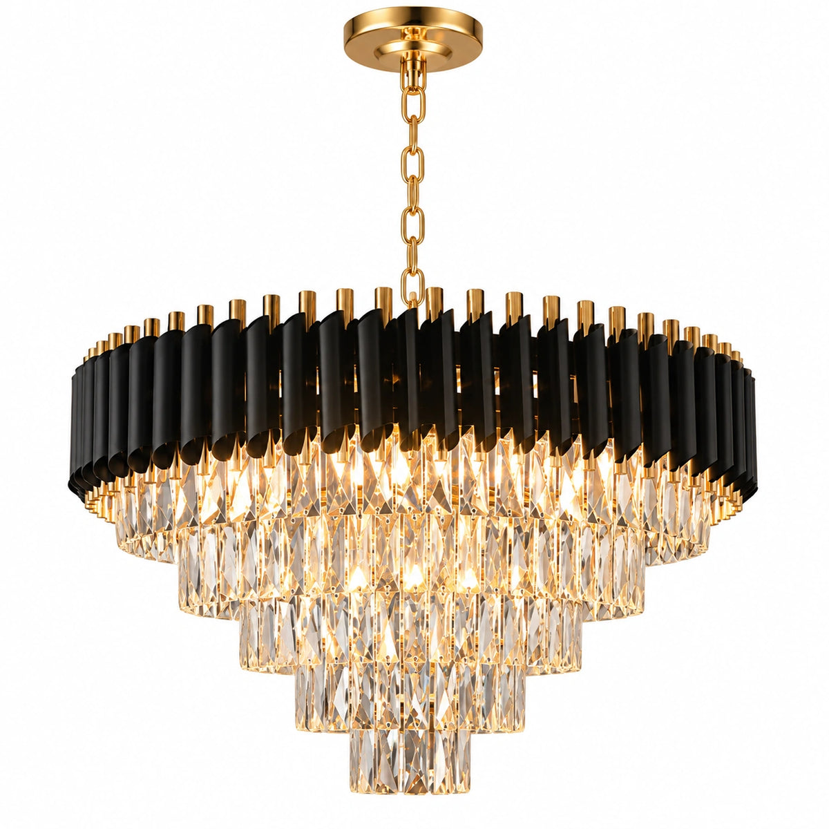 Lustre pendente de cristal com estrutura preta, detalhes dourados e cascata de cristais sobre fundo branco