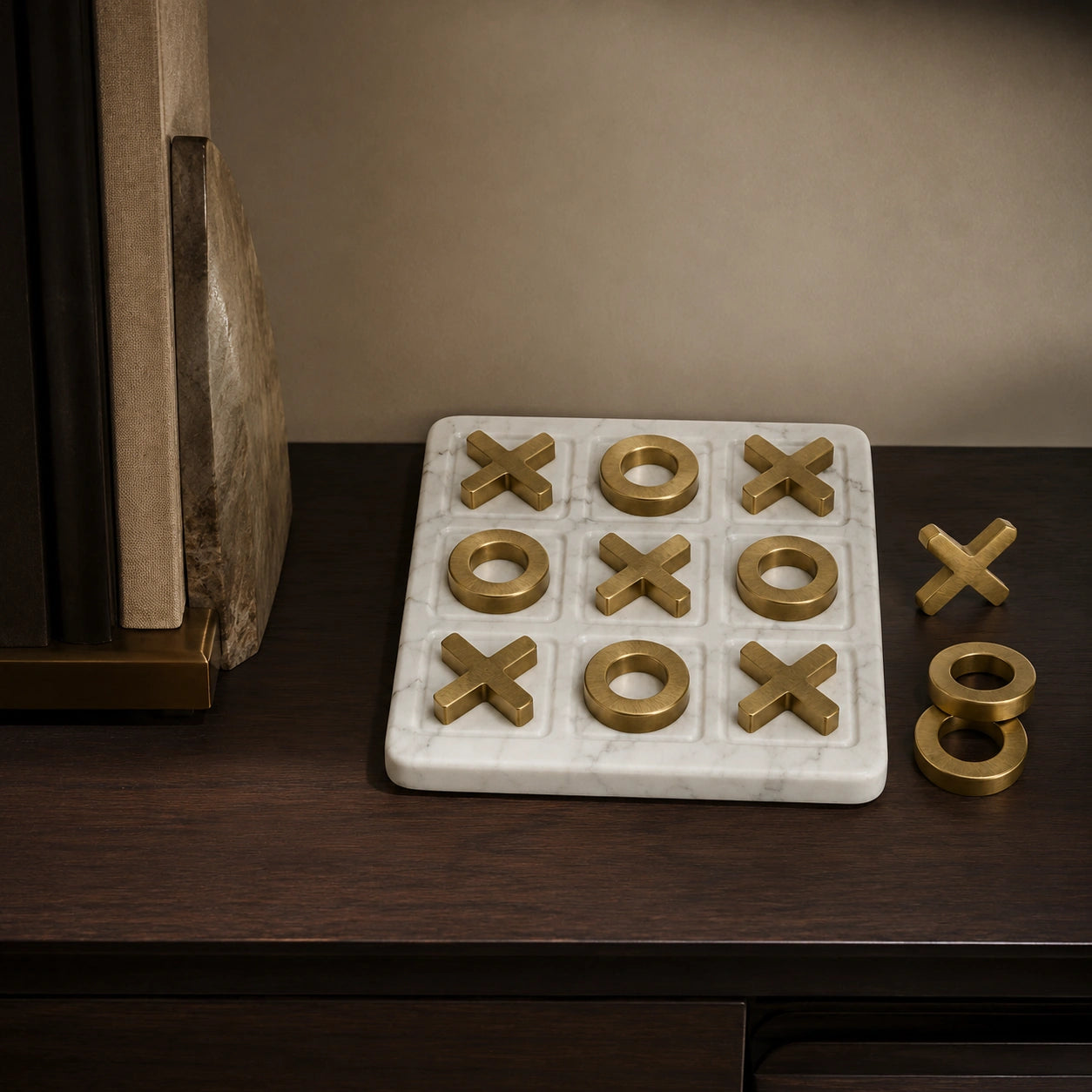 Jogo da Velha Beaumont decorando escritório ou biblioteca premium