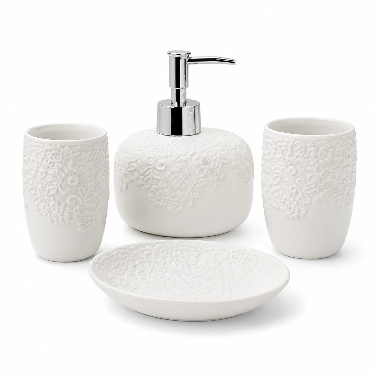 Kit Lavabo Éloise em cerâmica branca com quatro peças sobre fundo branco