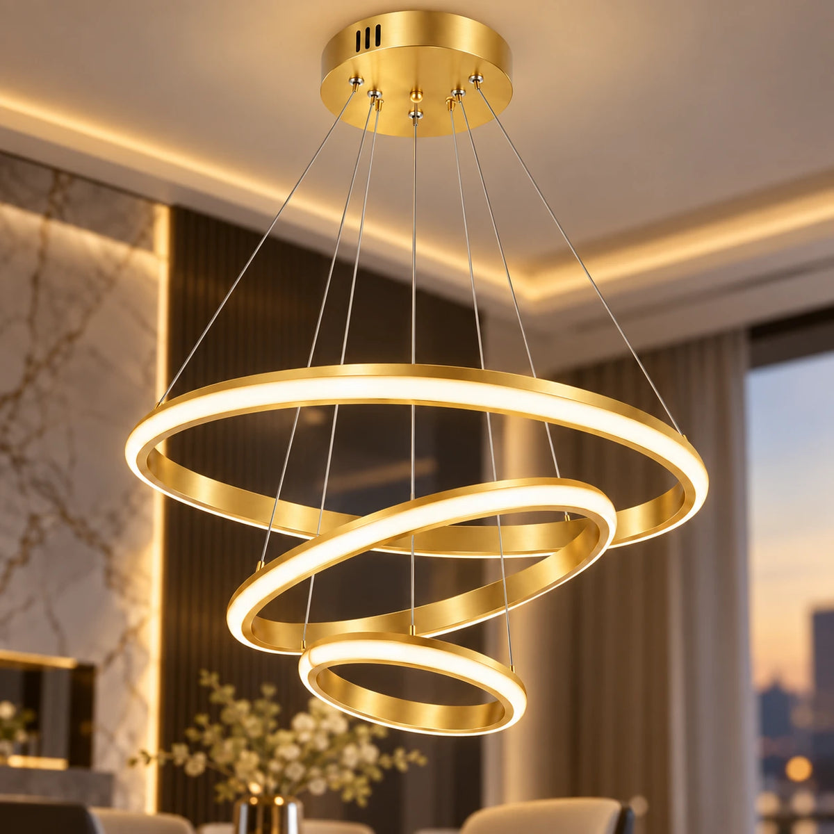 Detalhes do lustre dourado com LED integrado, acabamento metálico e cabos de suspensão