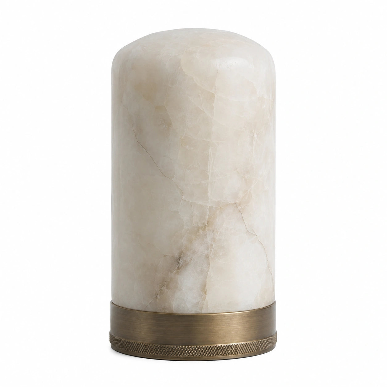 Luminária Portátil Éloise em alabastro natural e base de latão sobre fundo branco